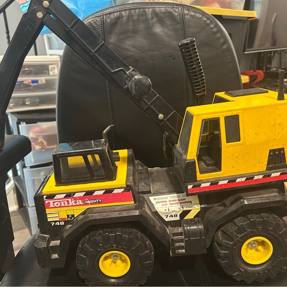 Vintage Tonka Mighty Construction Vehicle in Black and Yellow - Picture 2 of 13